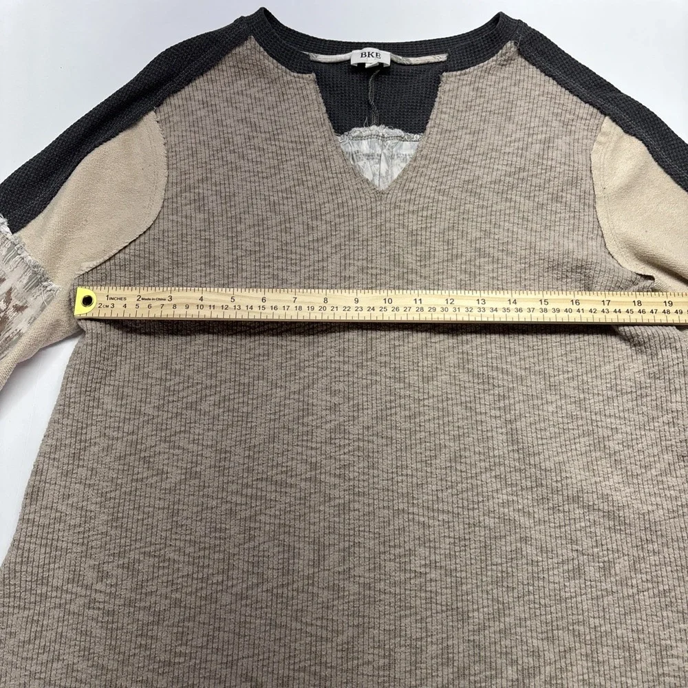 BKE Thermal Style Distressed Top With patch work Sleeves Sm‎